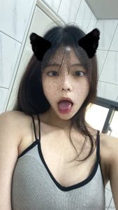 这个小妹妹的颜值也太高了，好喜欢😍😍😍