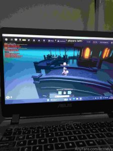 Play roblox with me😄