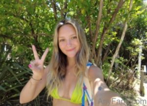 Sexy photo liztravels big boobs sexy body anyfans